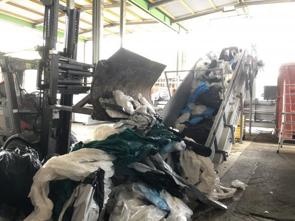 Kanalballenpressen Förderband l Toel Recycling AG