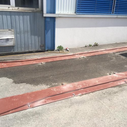 Presscontainer AJK Option Führungsschienen | Toel Recycling AG