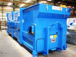 Presscontainer AJK Option Rampenausführung | Toel Recycling AG