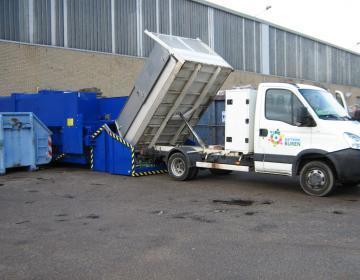 Presscontainer mit Kippschaufel l Toel Recycling AG