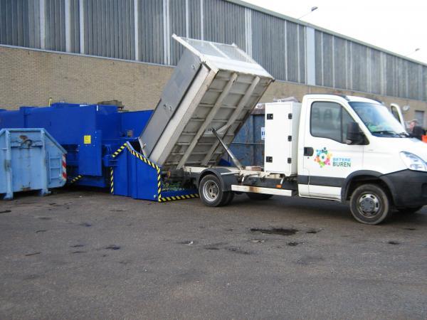 Presscontainer mit Kippschaufel l Toel Recycling AG