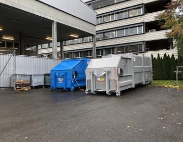 Presscontainer mit grosser Einwurföffnung l Toel Recycling AG