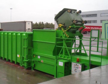 Stationärer Presscontainer Einwurf