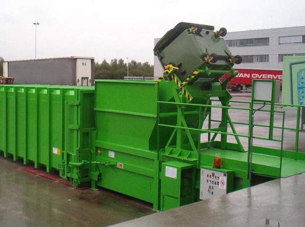 Stationärer Presscontainer Einwurf