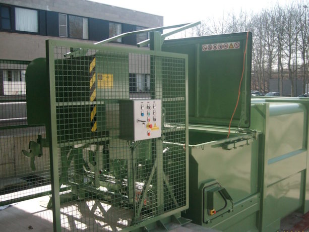 Presscontainer Rampenausführung Schutzgitter