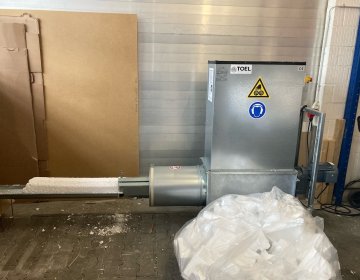 Styroporverdichter Mini mit Auslaufschiene | Toel Recycling
