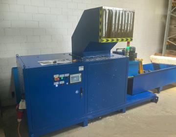 Styroporverdichter mit Einfüllöffnung TR100 | Toel Recycling AG