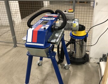 Kartonschredder mit Staubabsauger | Toel Recycling