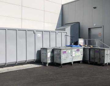 Schneckenverdichter mit Abfwurfschacht l Toel Recycling AG