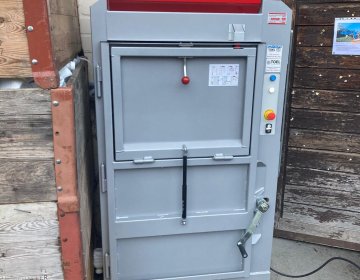 Ballenpresse NP 40-II geschlossene Tür