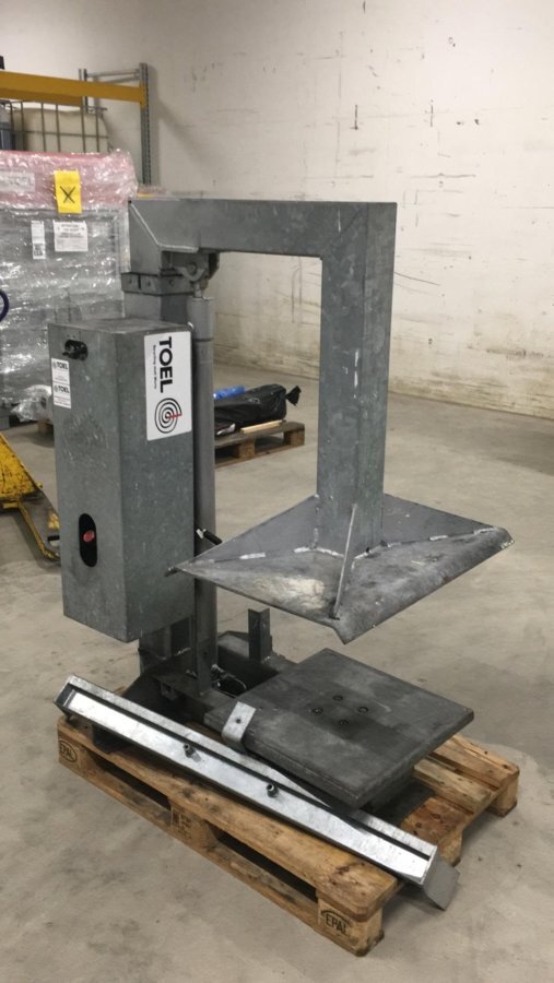 Presse à conteneur d'occasion E800 | Toel Recycling AG