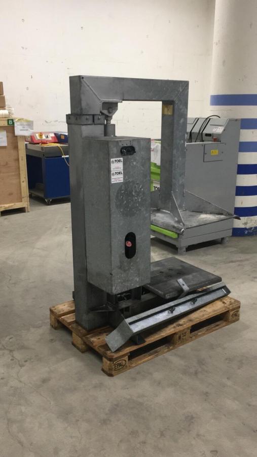 Presse à conteneurs d'occasion E800 | Toel Recycling AG