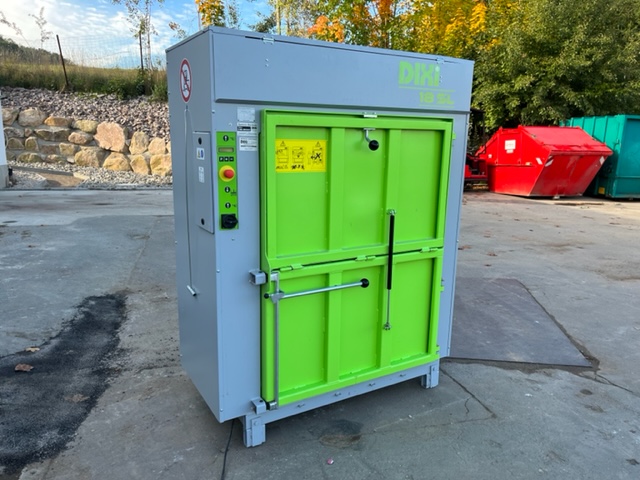 Ballenpresse Vorführmaschine Dixi 18 S | Toel Recycling AG