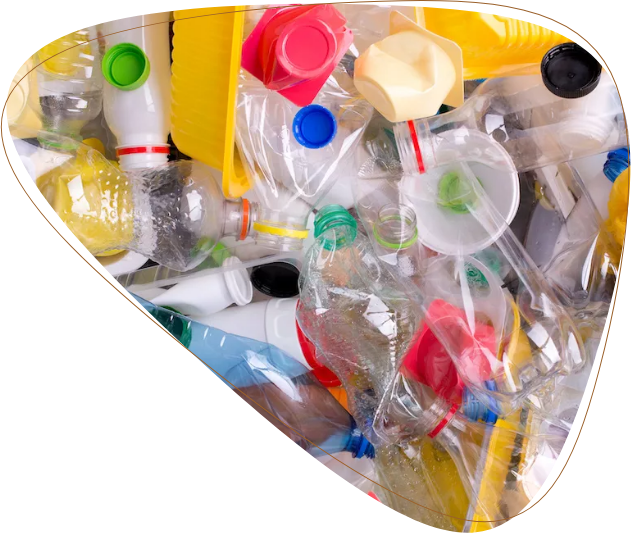 Kunststoff-Abfall wird gesammelt und anschliessend recycelt