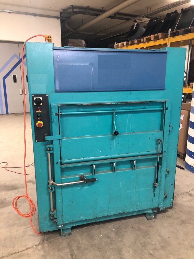 Presse à balles d'occasion | Toel Recycling AG