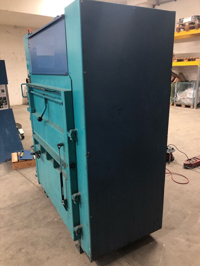 Presse à balles d'occasion | Toel Recycling AG