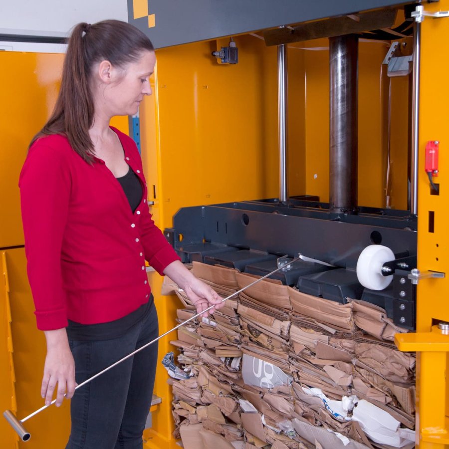 Ballenpresse Bramidan B20 Ballenabbindung | Toel Recycling AG