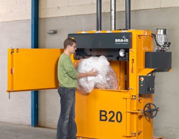 Ballenpresse Bramidan B20 Einfüllöffnung | Toel Recycling AG