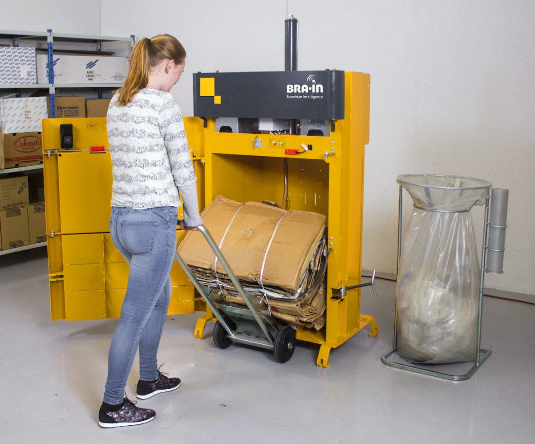 Ballenpresse Bramidan B3 Ballenauswurf | Toel Recycling AG