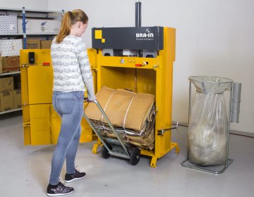 Ballenpresse Bramidan B3 Ballenauswurf | Toel Recycling AG