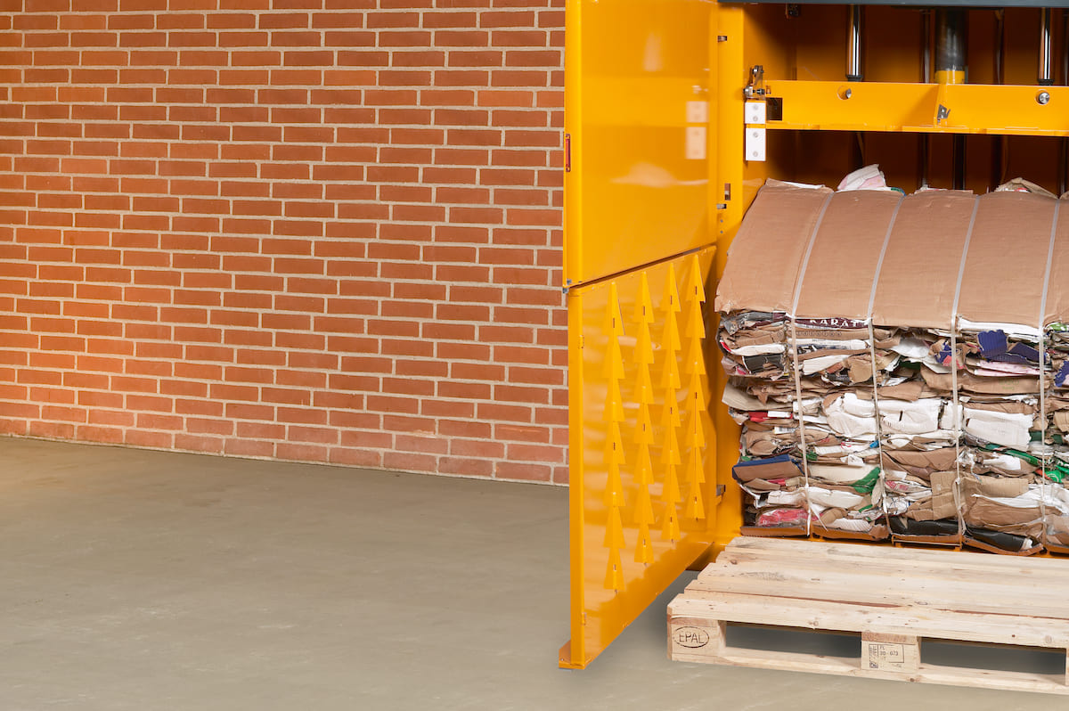 Ballenpresse Bramidan B30 Ballenauswurf | Toel Recycling AG