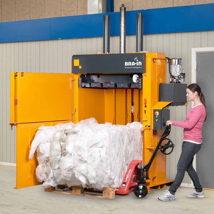 Ballenpresse Bramidan B30 Ballentransport | Toel Recycling AG
