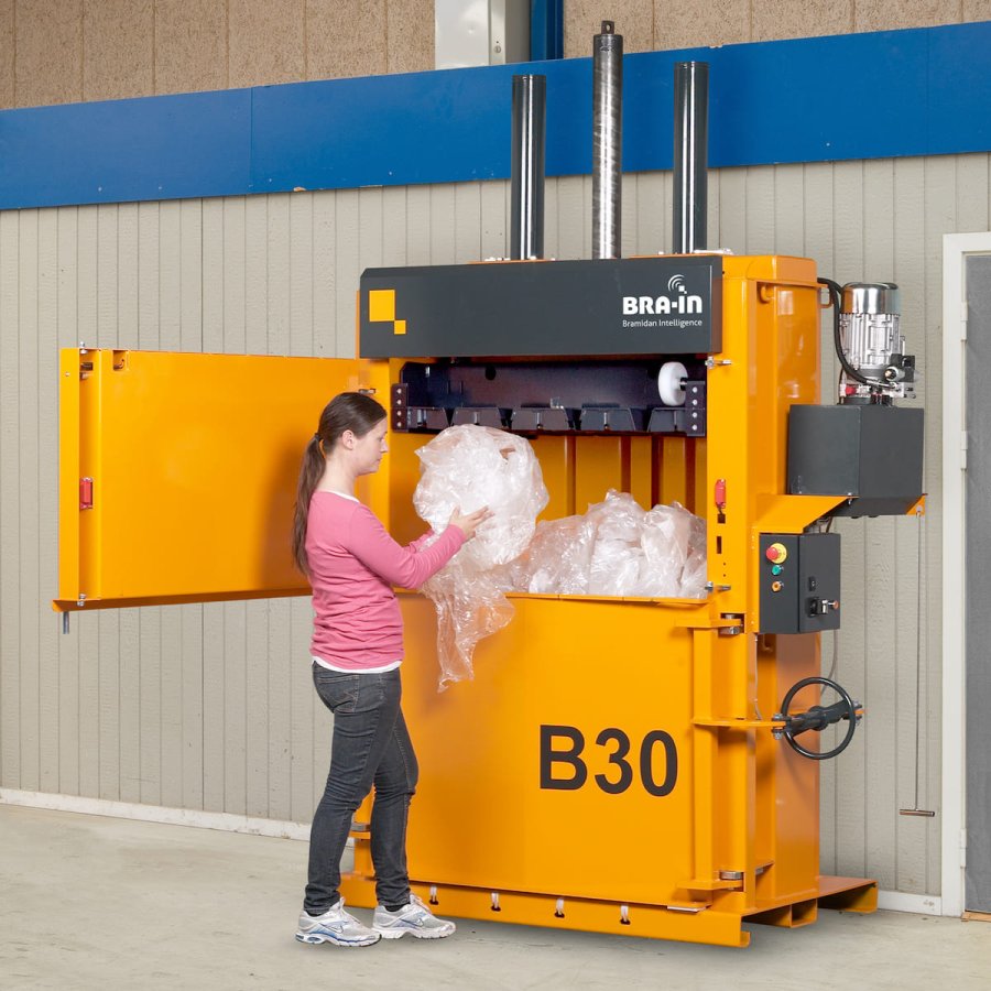 Ballenpresse Bramidan B30 Einfüllöffnung | Toel Recycling AG