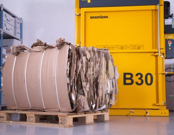 Ballenpresse Bramidan B30 Kartonballen | Toel Recycling AG