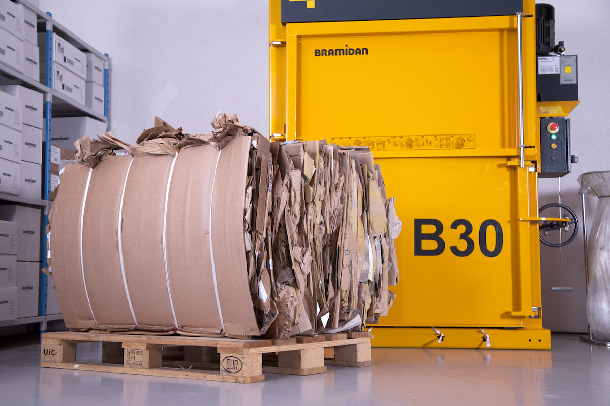 Ballenpresse Bramidan B30 Kartonballen | Toel Recycling AG