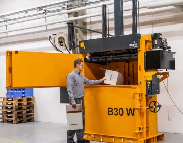 Ballenpresse Bramidan B30 W Einfüllöffnung | Toel Recycling AG