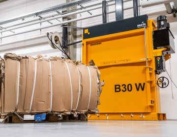 Ballenpresse Bramidan B30 W Kartonballen | Toel Recycling AG