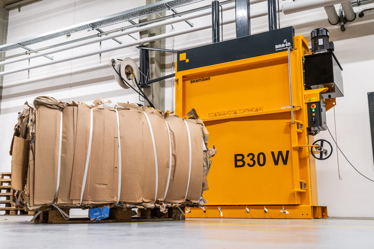 Ballenpresse Bramidan B30 W Kartonballen | Toel Recycling AG