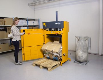 Ballenpresse Bramidan B4 Ballenauswurf | Toel Recycling AG