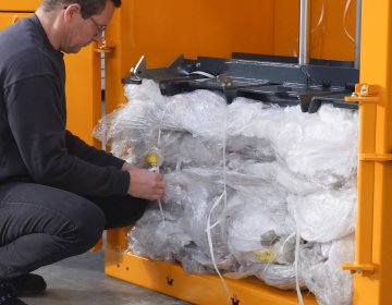 Ballenpresse Bramidan B5 W Ballenabbindung | Toel Recycling AG