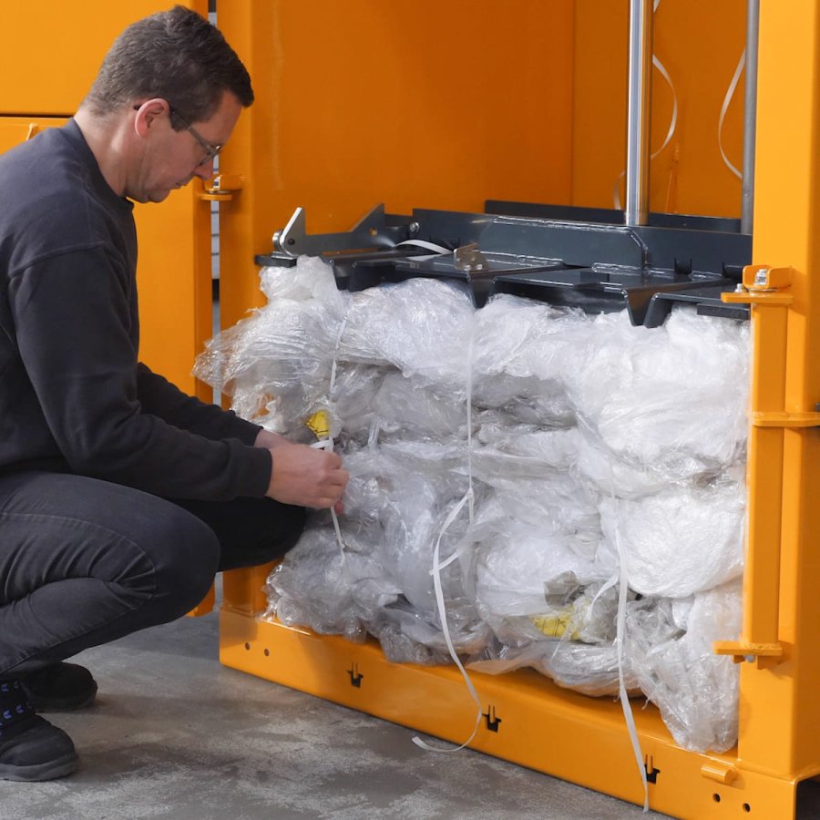 Ballenpresse Bramidan B5 W Ballenabbindung | Toel Recycling AG