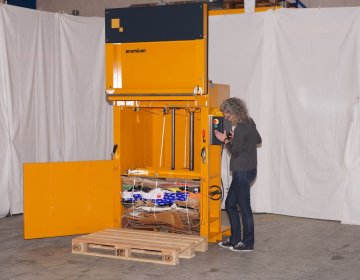 Ballenpresse Bramidan B5 W Ballenauswurf | Toel Recycling AG
