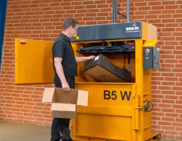 Ballenpresse Bramidan B5 W Einfüllöffnung | Toel Recycling AG