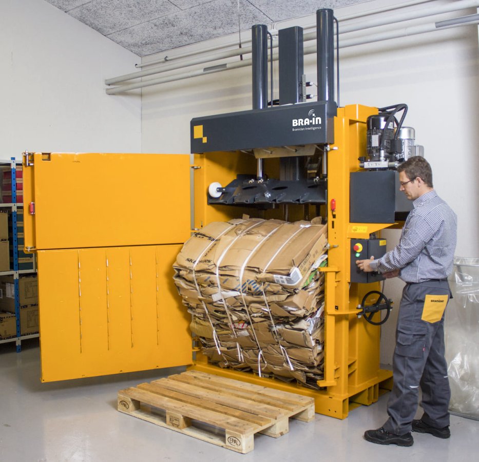 Ballenpresse Bramidan B50 Ballenauswurf | Toel Recycling AG