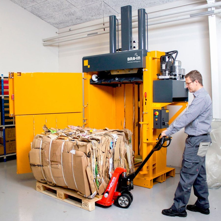 Ballenpresse Bramidan B50 Ballentransport | Toel Recycling AG