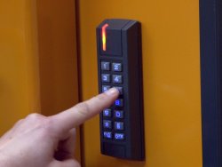 Ballenpresse Bramidan Schloss mit Code | Toel Recycling AG