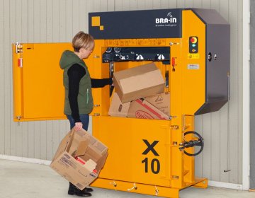 Ballenpresse Bramidan X10 Einfüllöffnung | Toel Recycling AG