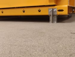 Ballenpresse Bramidan X10 Standbeine für Reinigung | Toel Recycling AG