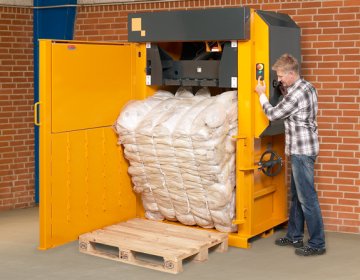 Ballenpresse Bramidan X30 LP Ballenauswurf Folie | Toel Recycling AG