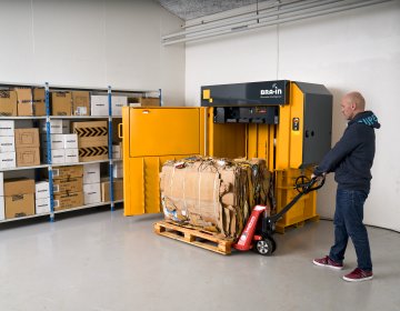 Ballenpresse Bramidan X30 LP Ballentransport | Toel Recycling AG