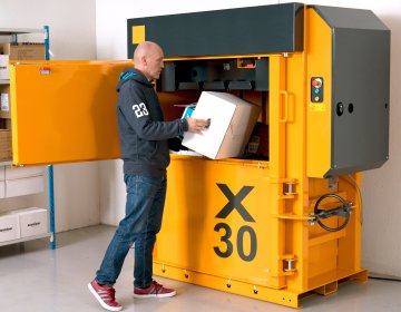 Ballenpresse Bramidan X30 LP Einfüllöffnung | Toel Recycling AG