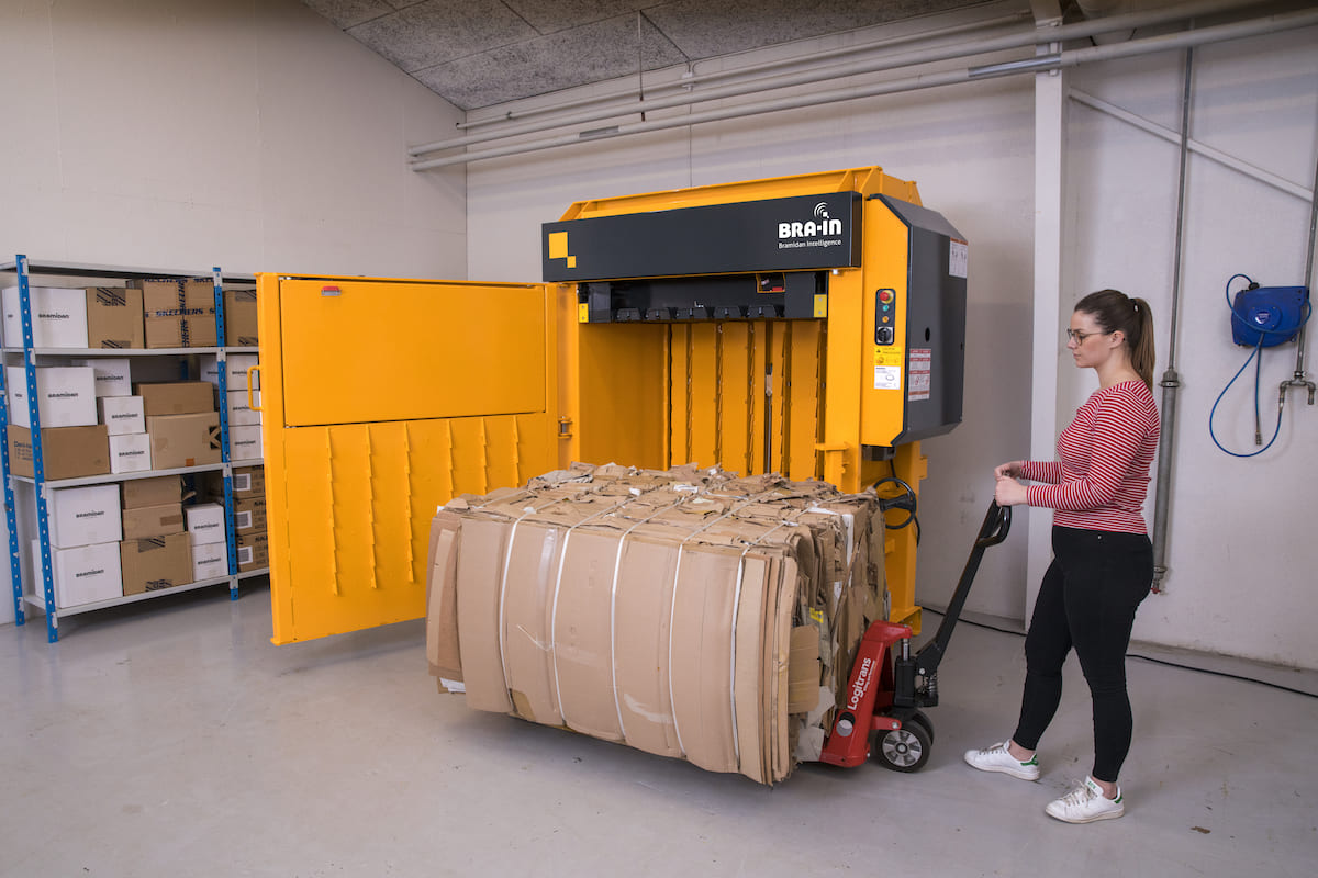 Ballenpresse Bramidan X40 Ballentransport | Toel Recycling AG