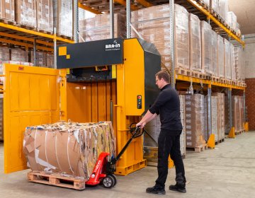 Ballenpresse Bramidan X50 Ballentransport | Toel Recycling AG