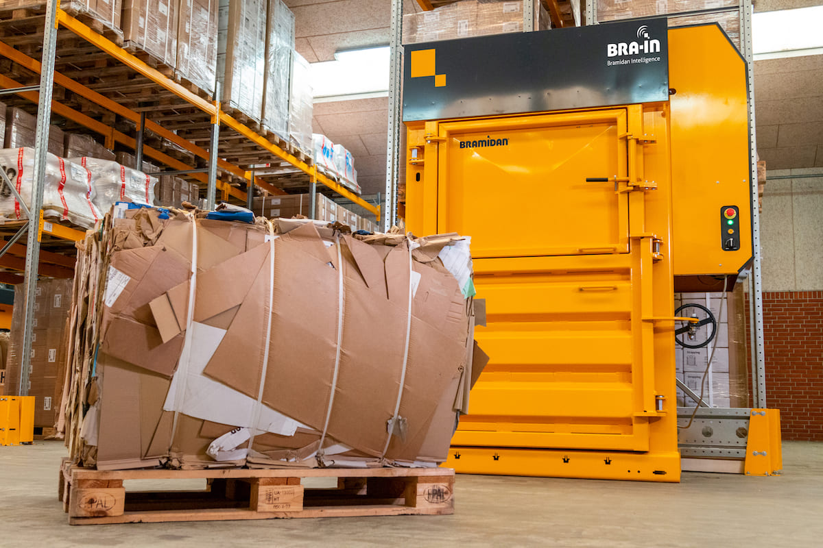 Ballenpresse Bramidan X50 Kartonballen | Toel Recycling AG