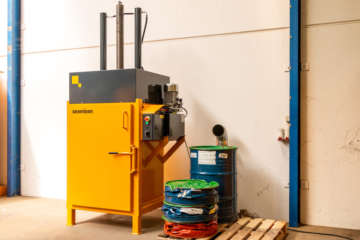 Fasspredde Bramidan DP16 gepresste Fässer | Toel Recycling AG