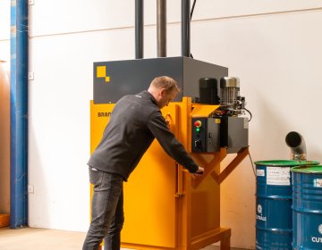 Fasspresse Bramidan DP 16 Türverschluss | Toel Recycling AG